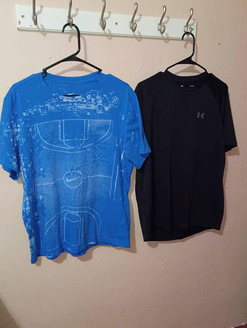 MENS SIZE LARGE BUNDLE NIKE & UNDER ARMOUR